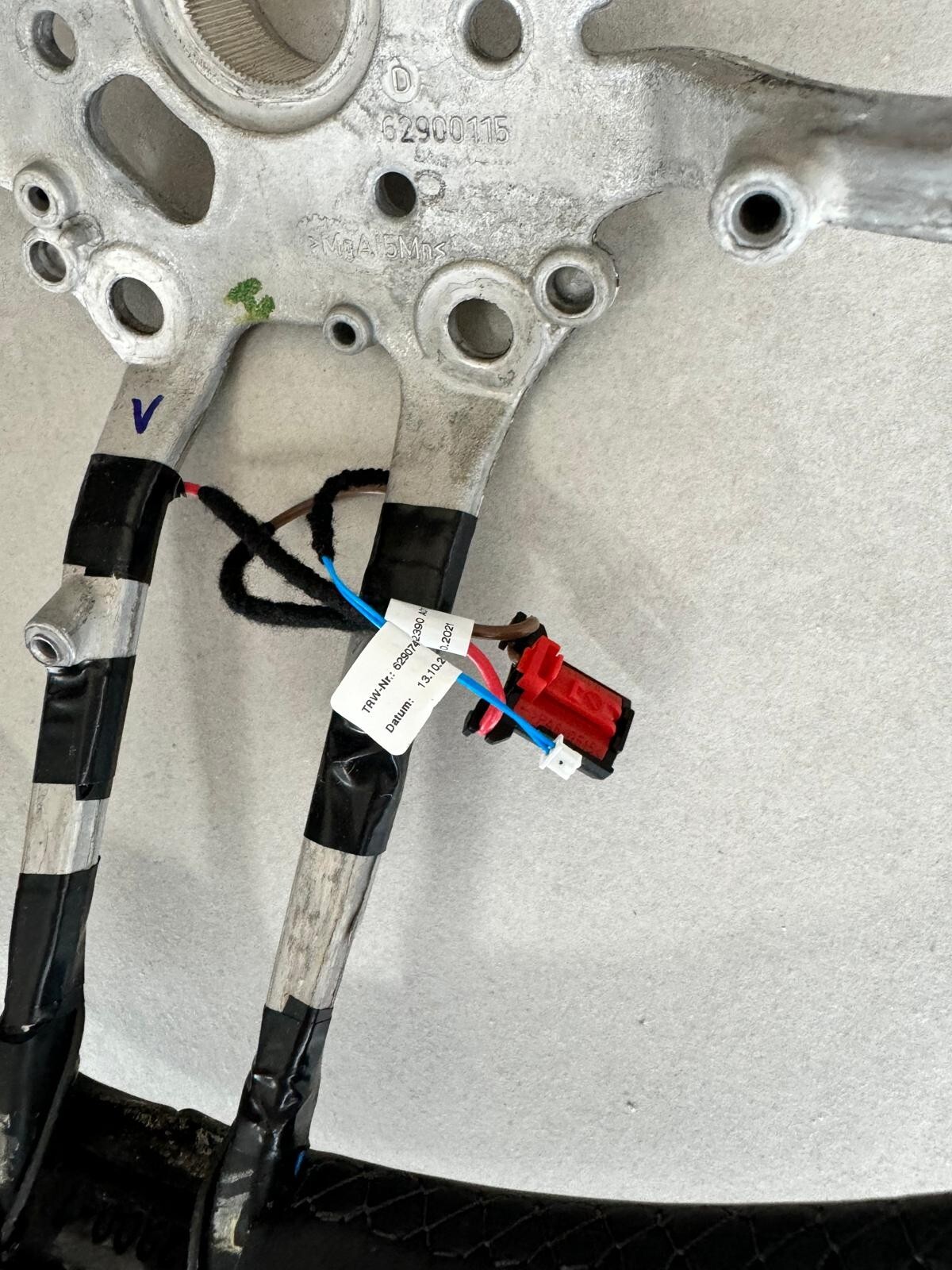 PORSCHE LEERES RAHMEN LENKRAD BEHEIZT SCHWARZ LEDER STEERING WHEEL FRAME NEW !!! - Obrázek 5