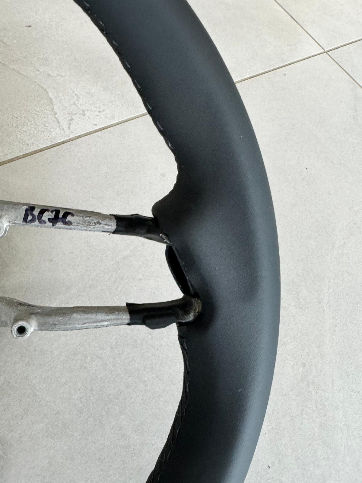 PORSCHE LEERES RAHMEN LENKRAD BEHEIZT SCHWARZ LEDER STEERING WHEEL FRAME NEW !!! - Obrázek 6