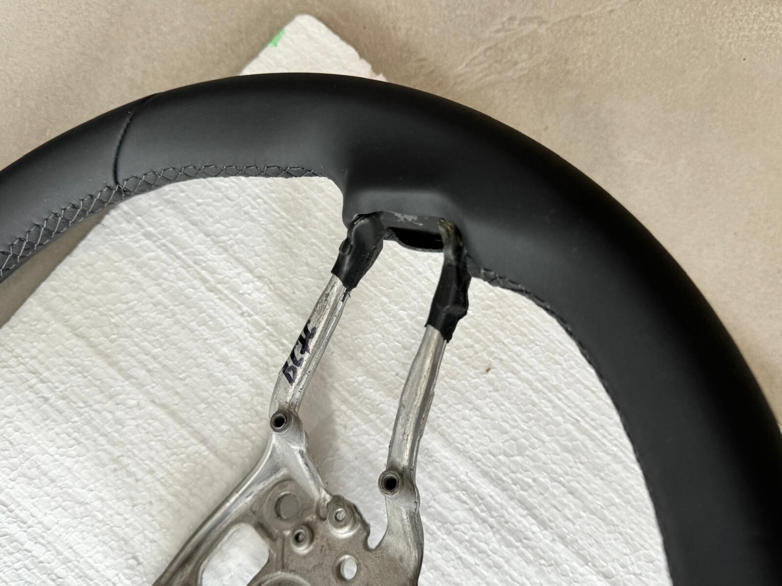 PORSCHE LEERES RAHMEN LENKRAD BEHEIZT SCHWARZ LEDER STEERING WHEEL FRAME NEW !!! - Obrázek 10