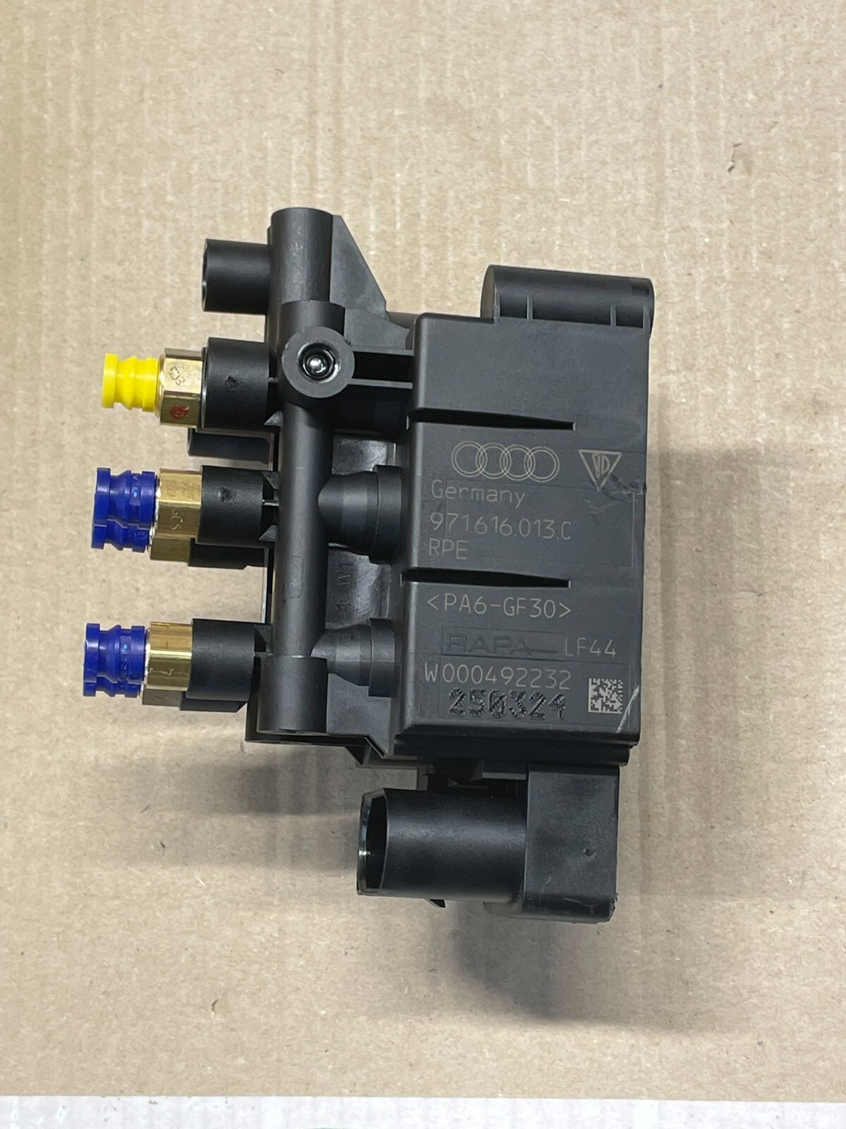 PORSCHE PANAMERA LUFTFEDERUNG VENTILBLOCK VENTILEINHEIT 971616013C PORSCHE NEU - Obrázek 11