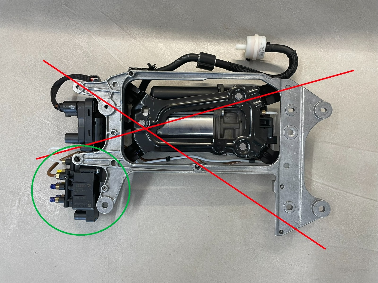 PORSCHE PANAMERA LUFTFEDERUNG VENTILBLOCK VENTILEINHEIT 971616013C PORSCHE NEU - Obrázek 4