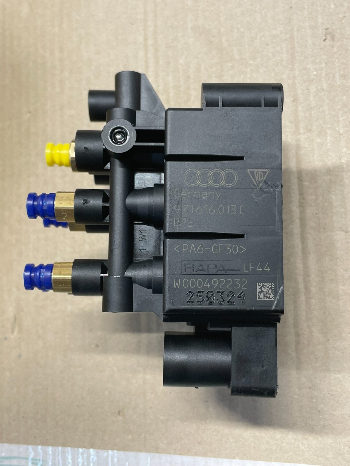 PORSCHE PANAMERA LUFTFEDERUNG VENTILBLOCK VENTILEINHEIT 971616013C PORSCHE NEU - Obrázek 7