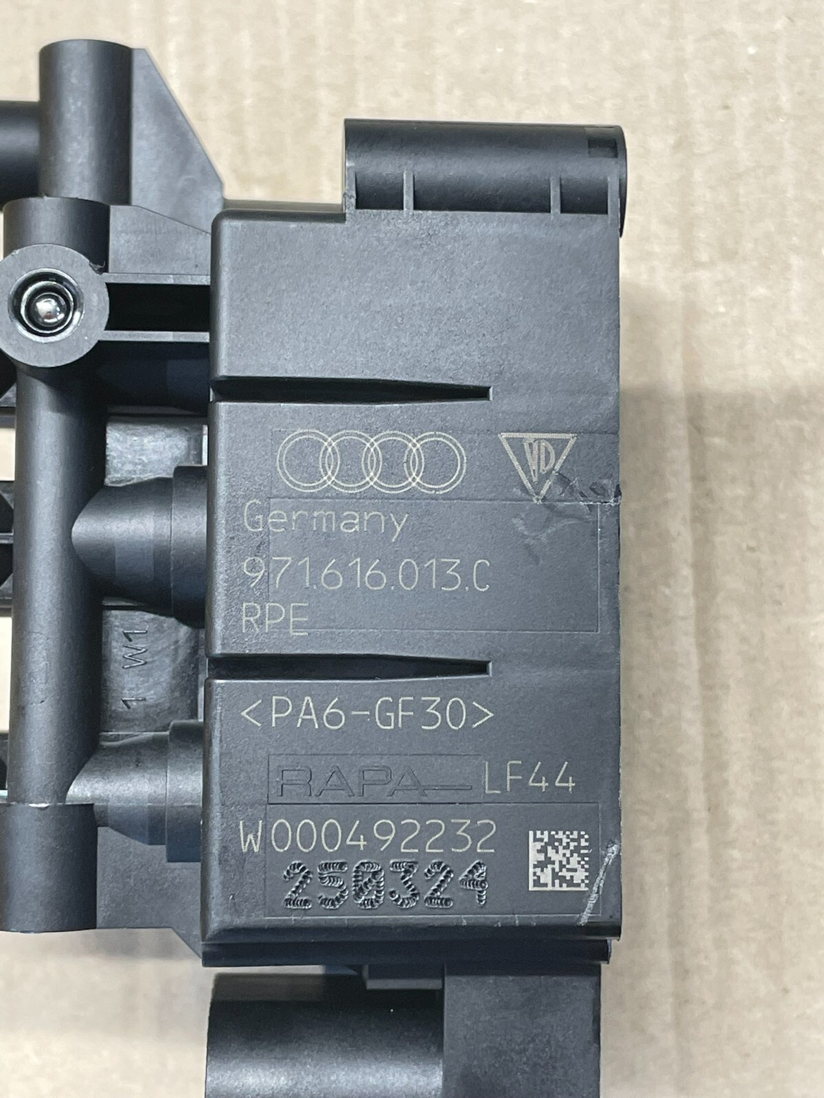 PORSCHE PANAMERA LUFTFEDERUNG VENTILBLOCK VENTILEINHEIT 971616013C PORSCHE NEU - Obrázek 8