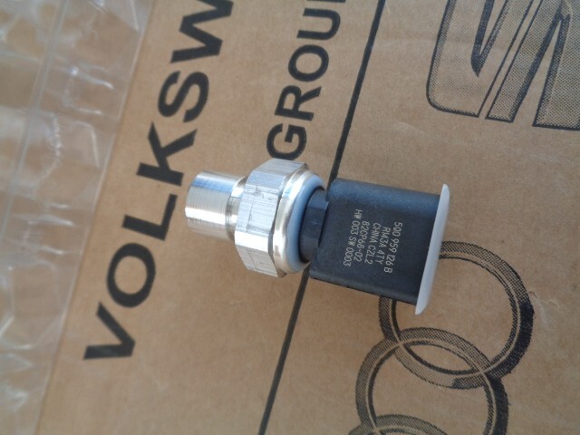 SKODA 5Q0959126B KLIMAANLAGE DRUCKSCHALTER ORIGINAL SKODA TEIL 5Q0 959 126 B NEU - Obrázek 8