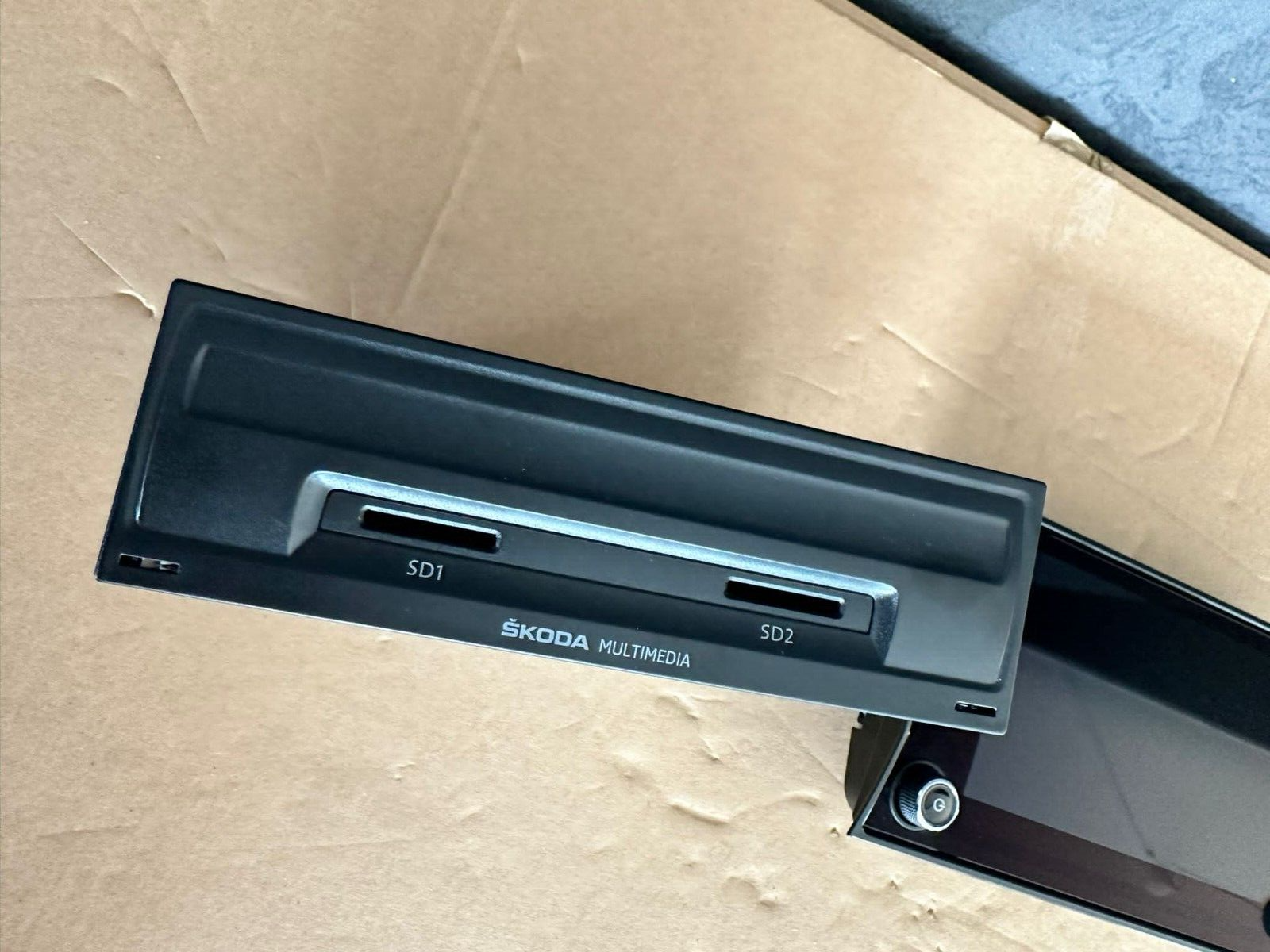 SKODA KODIAQ NAVIGATIONSSYSTEM STEUERGERÄT +TOUCH SCREEN 565919605B + 5Q0035874C - Obrázek 12