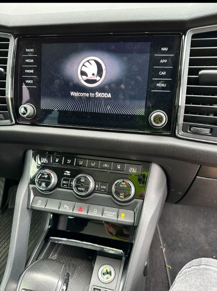 SKODA KODIAQ NAVIGATIONSSYSTEM STEUERGERÄT +TOUCH SCREEN 565919605B + 5Q0035874C - Obrázek 3