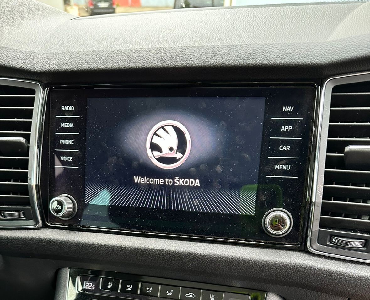 SKODA KODIAQ NAVIGATIONSSYSTEM STEUERGERÄT +TOUCH SCREEN 565919605B + 5Q0035874C - Obrázek 4