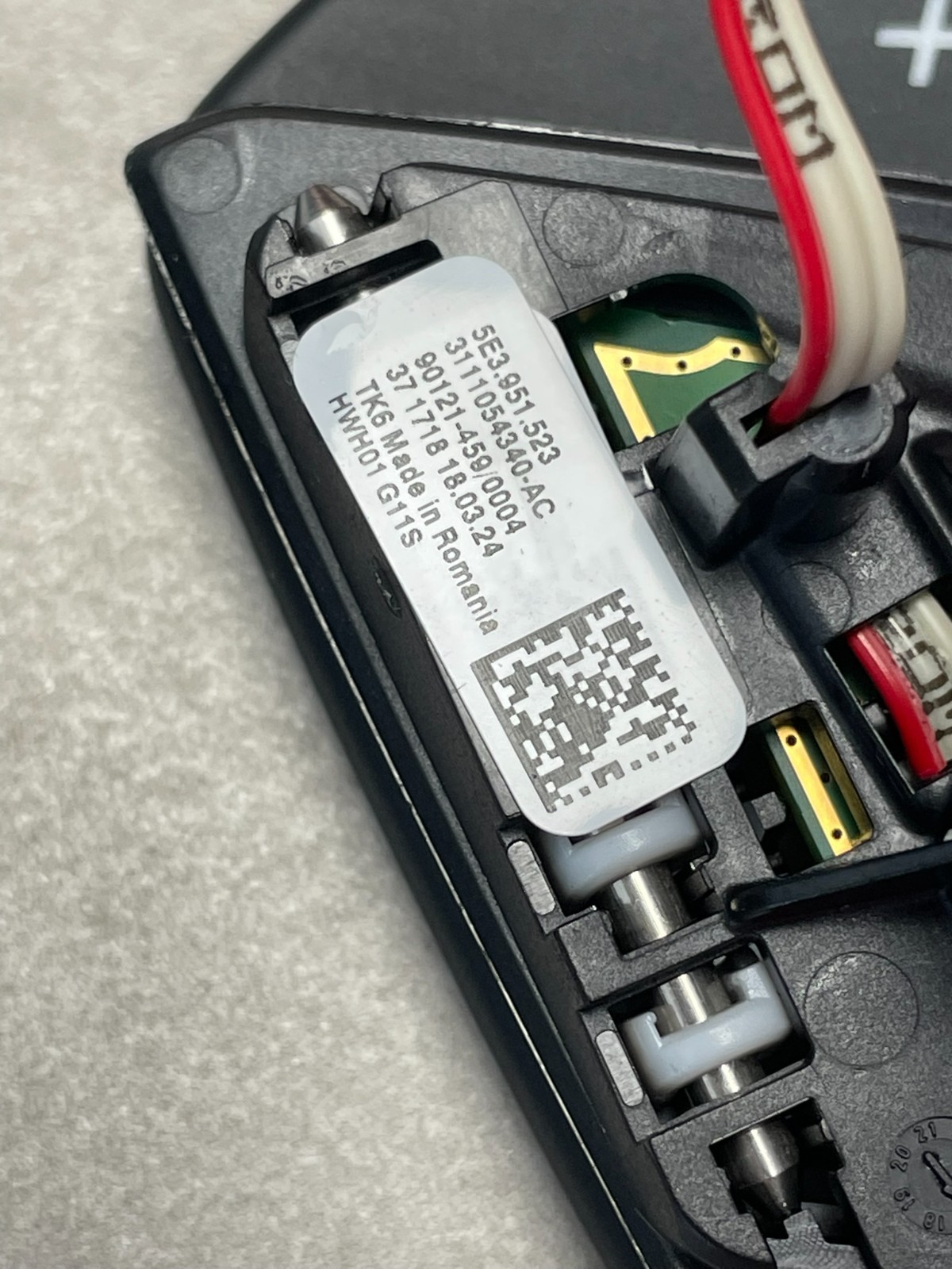 ŠKODA LENKRAD SCHALTWIPPEN FÜR TIPTRONIC LINKS + RECHTS 5E3951523 ORIG NEU TEIL - Obrázek 4