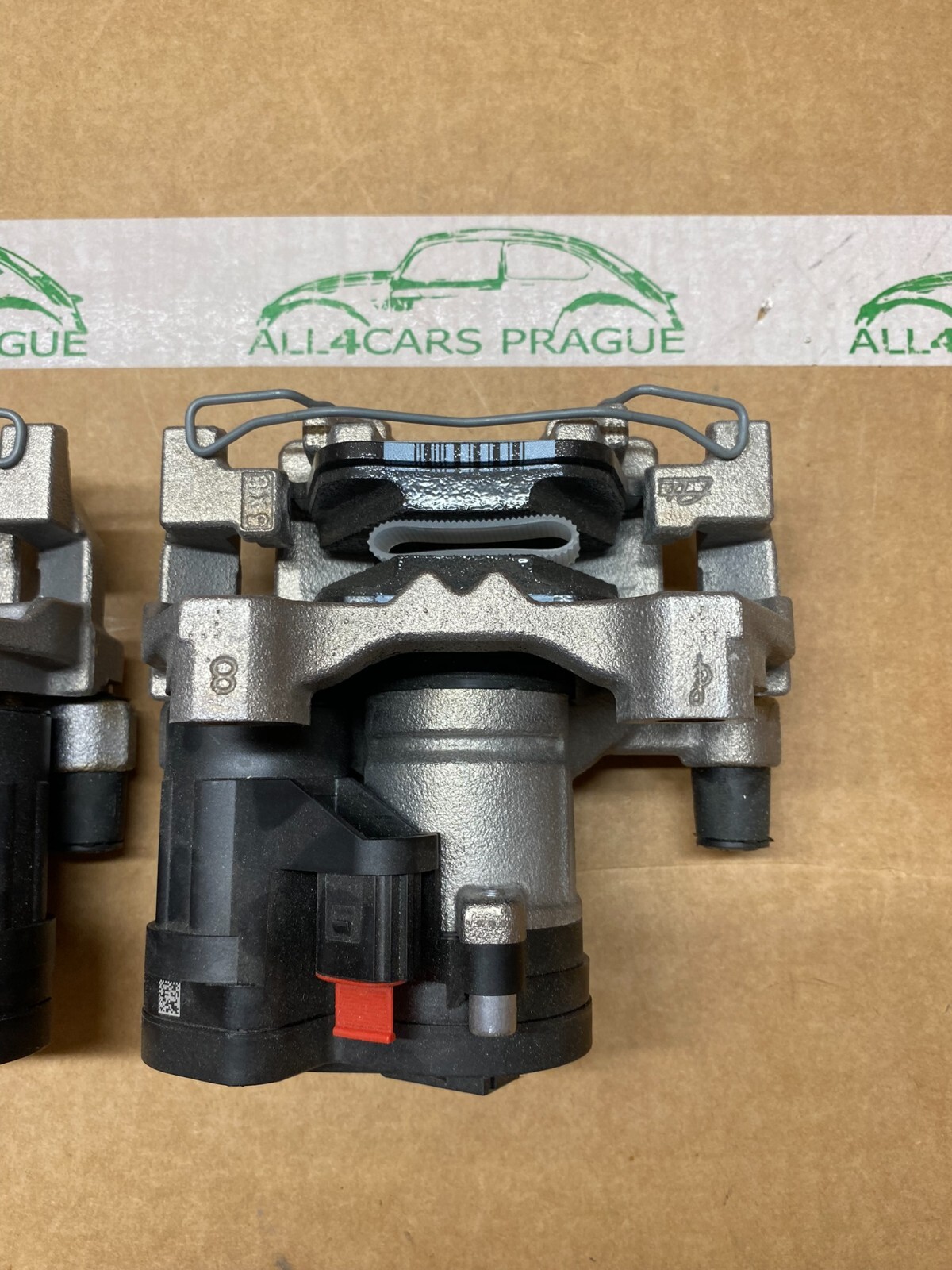 VW AUDI HINTEN BREMSSATTEL L+R ELEKTRISCH KOMPLET 5Q0615405DB 5Q0615406DB NEW VW - Obrázek 4