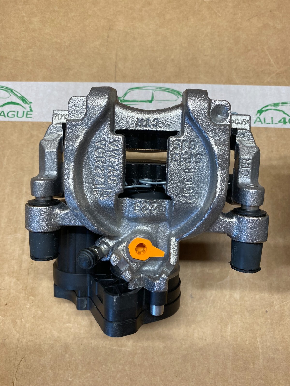 VW AUDI HINTEN BREMSSATTEL L+R ELEKTRISCH KOMPLET 5Q0615405DB 5Q0615406DB NEW VW - Obrázek 7