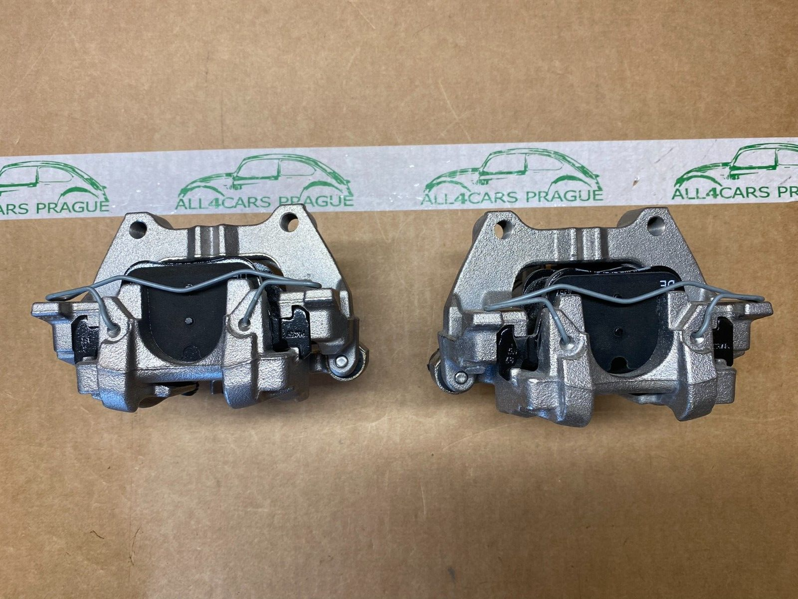 VW AUDI HINTEN BREMSSATTEL L+R ELEKTRISCH KOMPLET 5Q0615405DB 5Q0615406DB NEW VW - Obrázek 9