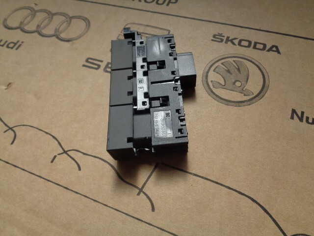 VW GOLF 7 DRUCKTASTEN SCHALTER PDC PLA 5G1927238F Fast Neu d v Test Wagen ORIG. - Obrázek 15