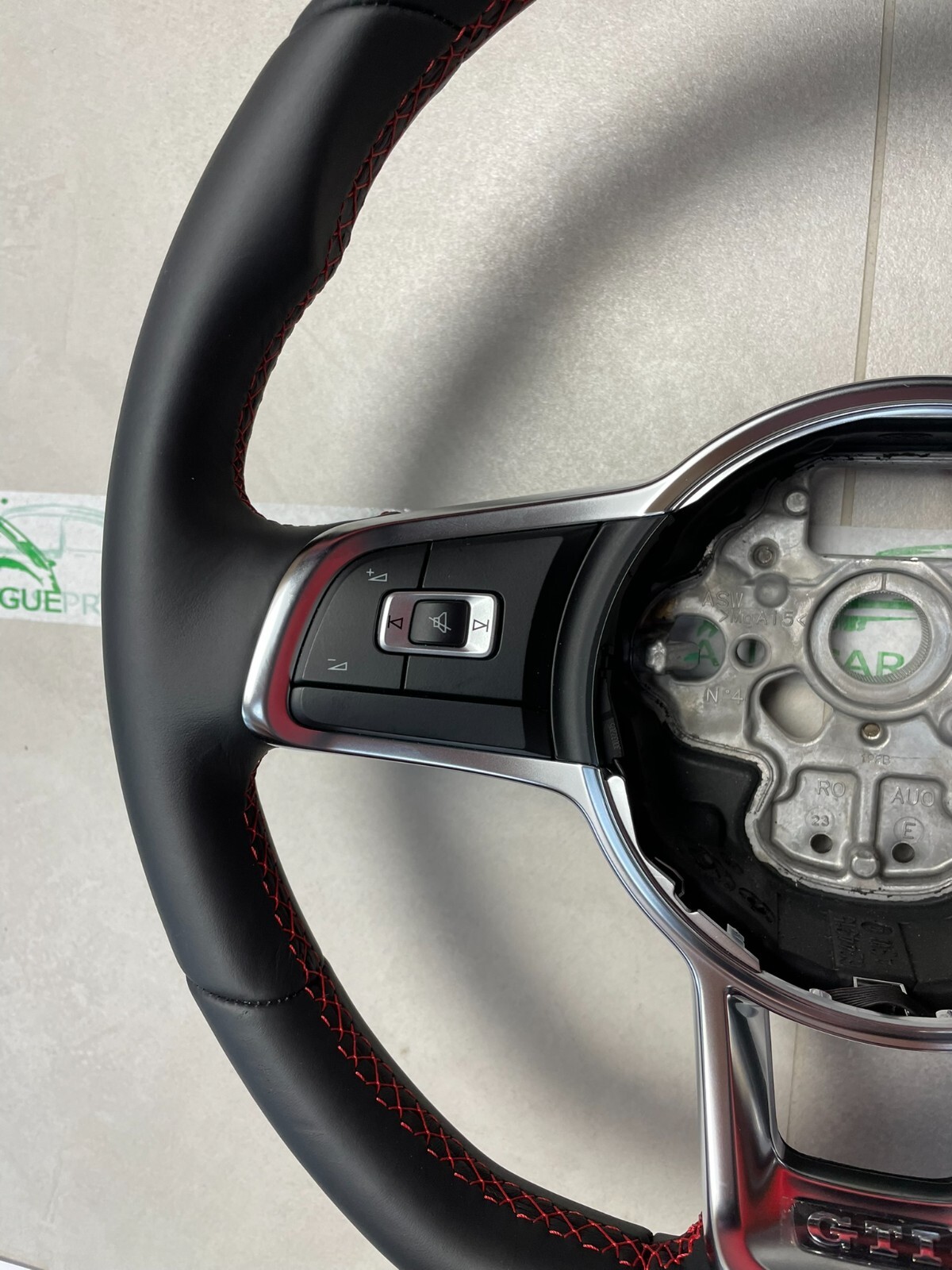 VW GTI LENKRAD VW UP GTI SPORT MULTIFUNKTIONAL LEDER LENKRAD 6C0419091CB Fast Ne - Obrázek 9