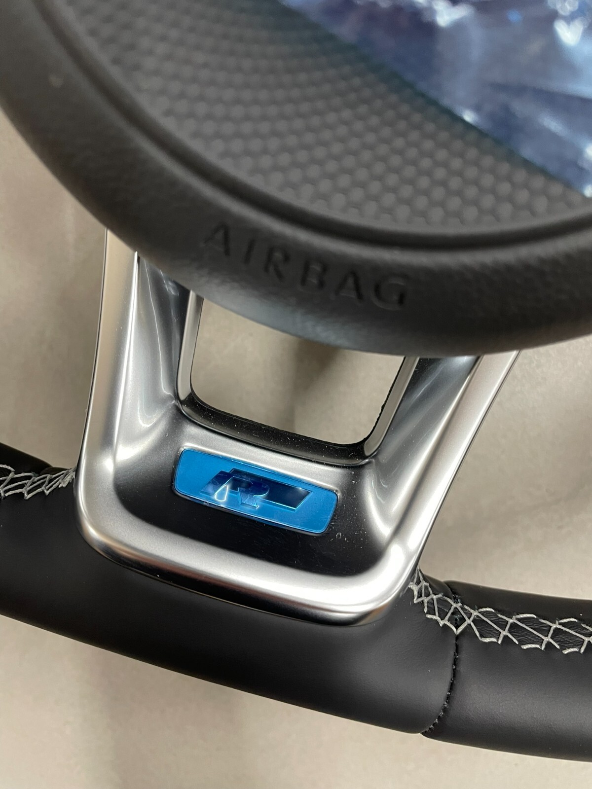 VW LENKRAD R SPORT LEDER KOMPLET GOLF 7/ARTEON/PASSAT/TIGUAN 5G0419091JF ORG.NEU - Obrázek 3