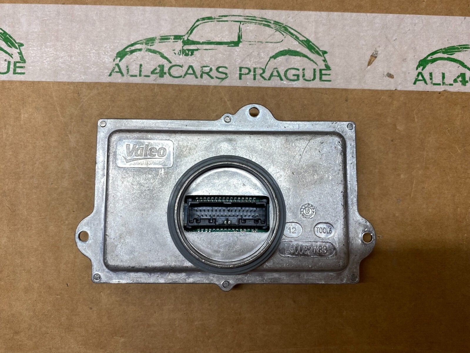 VW STEUERGERÄT FÜR LED SCHEINWERFER HAUPTLICHTMODUL 5F0941472A ORIG.NEU!!