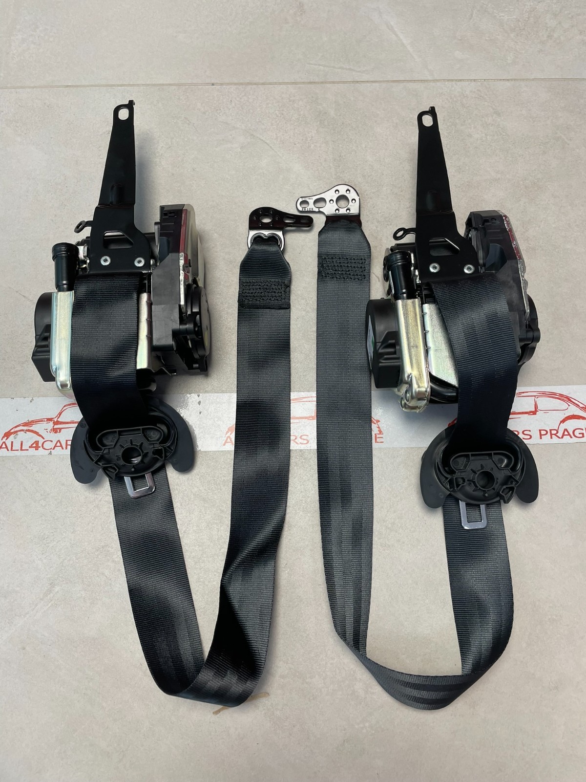 VW TIGUAN VW TIGUAN ALLSPACE 5NB857705C 5NB857706C SICHERHEITSGURTEN NEU ORIG.!