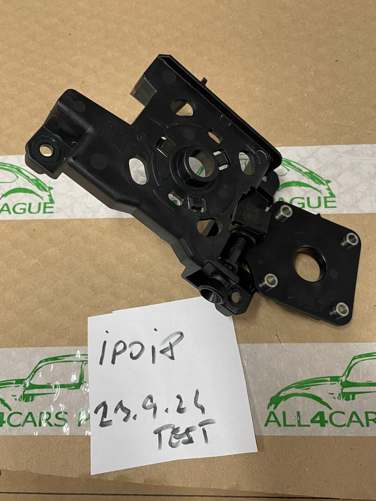 VW TOUAREG HALTERUNG FÜR NACHTSICHTKAMERA 760980561B Fast Neu Teil d v Test Car - Obrázek 17