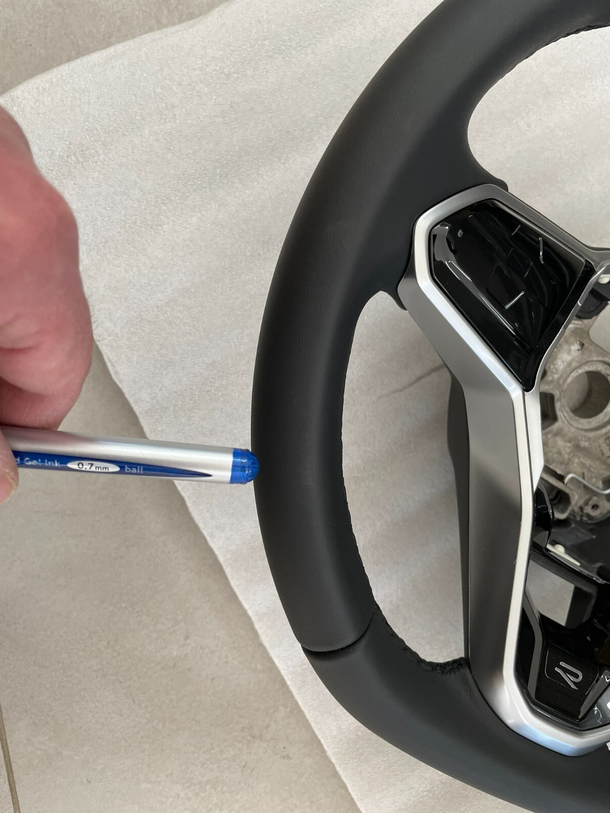 VW TOUAREG III CR7 SPORT LEDER LENKRAD R 760419089P - NUR 4877 KM STAND ORIG VW - Obrázek 18