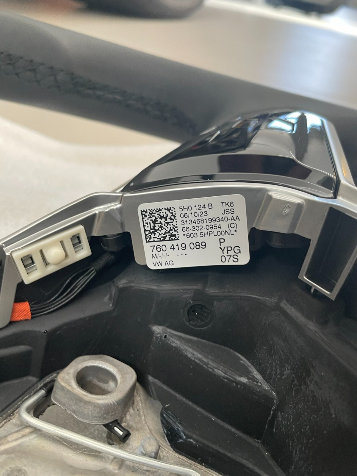 VW TOUAREG SPORT MULTIFUNKTIONS LENKRAD R 760419089P - NUR 1874 KM STAND ORIG VW - Obrázek 3