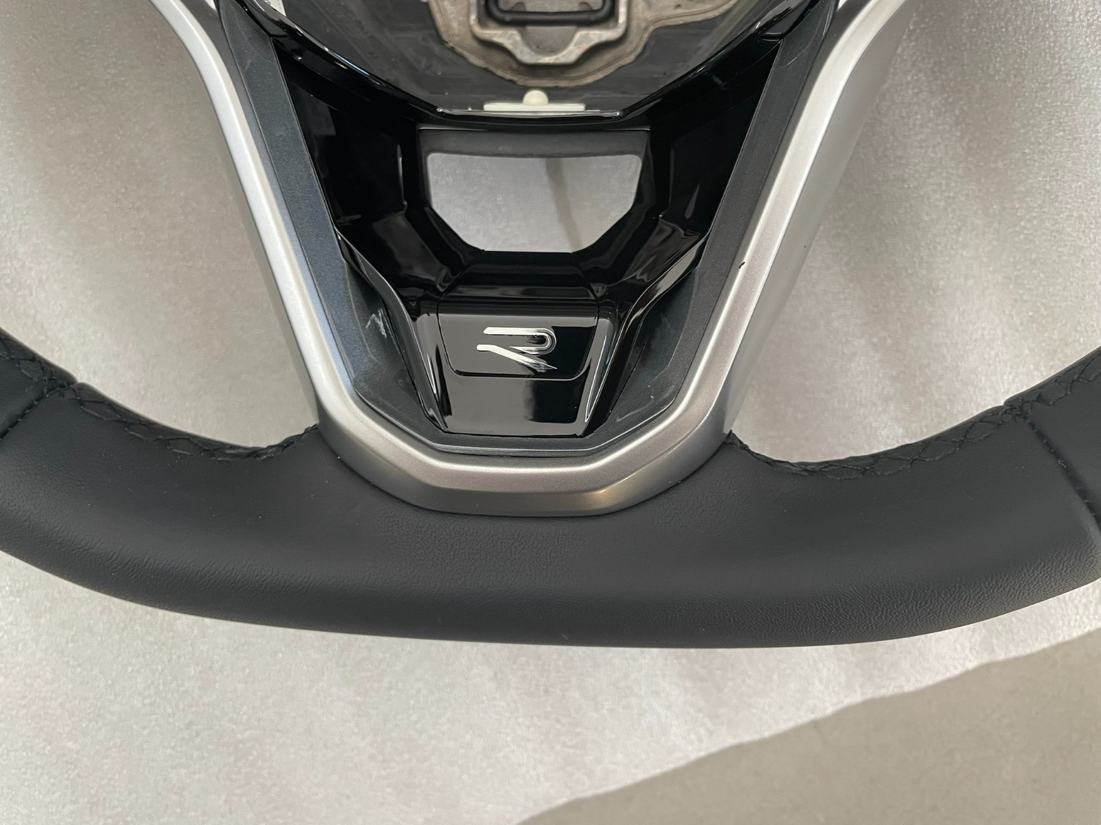 VW TOUAREG SPORT MULTIFUNKTIONS LENKRAD R 760419089P - NUR 1874 KM STAND ORIG VW - Obrázek 9