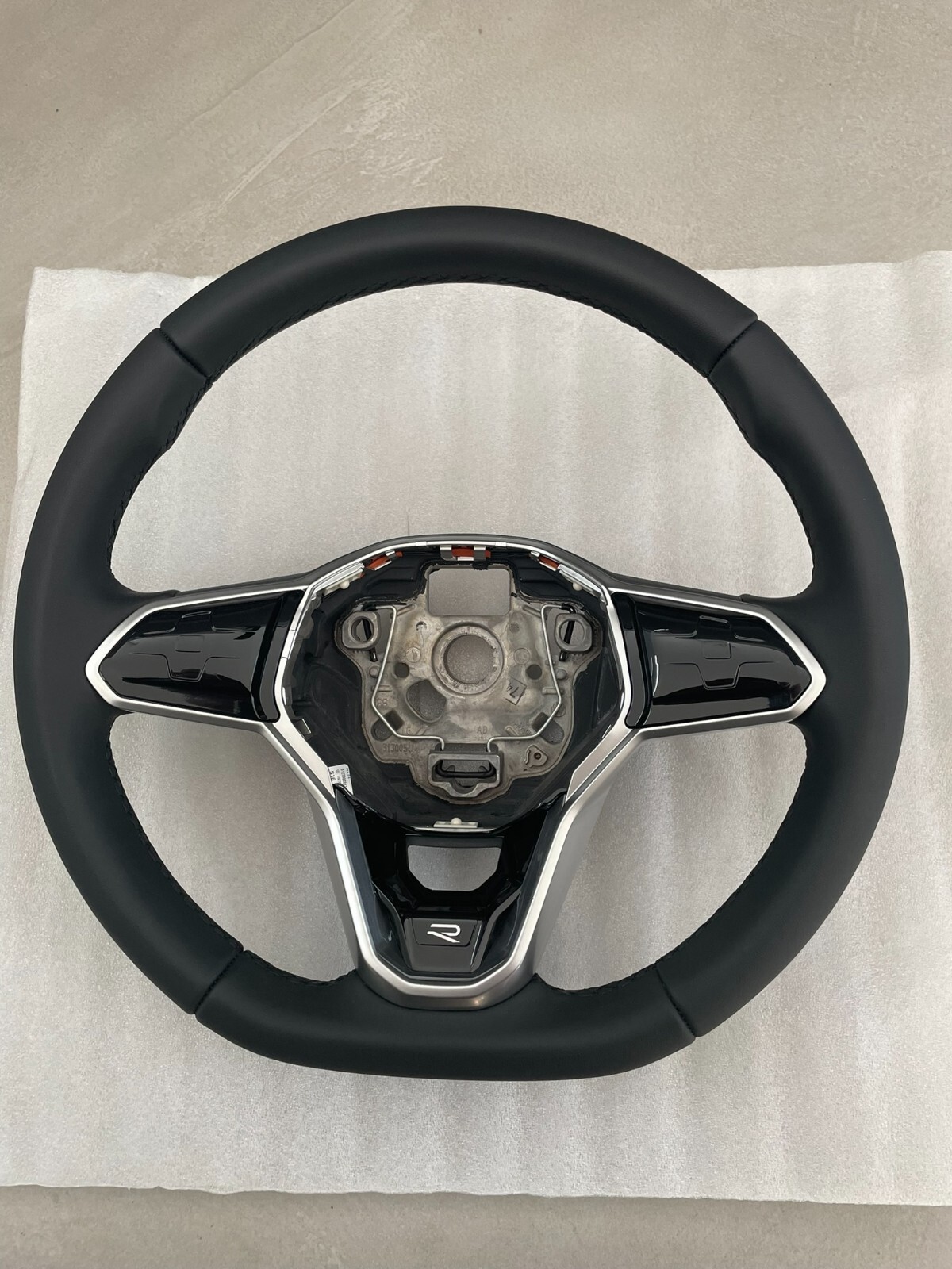 VW TOUAREG SPORT MULTIFUNKTIONS LENKRAD R 760419089P - NUR 1874 KM STAND ORIG VW