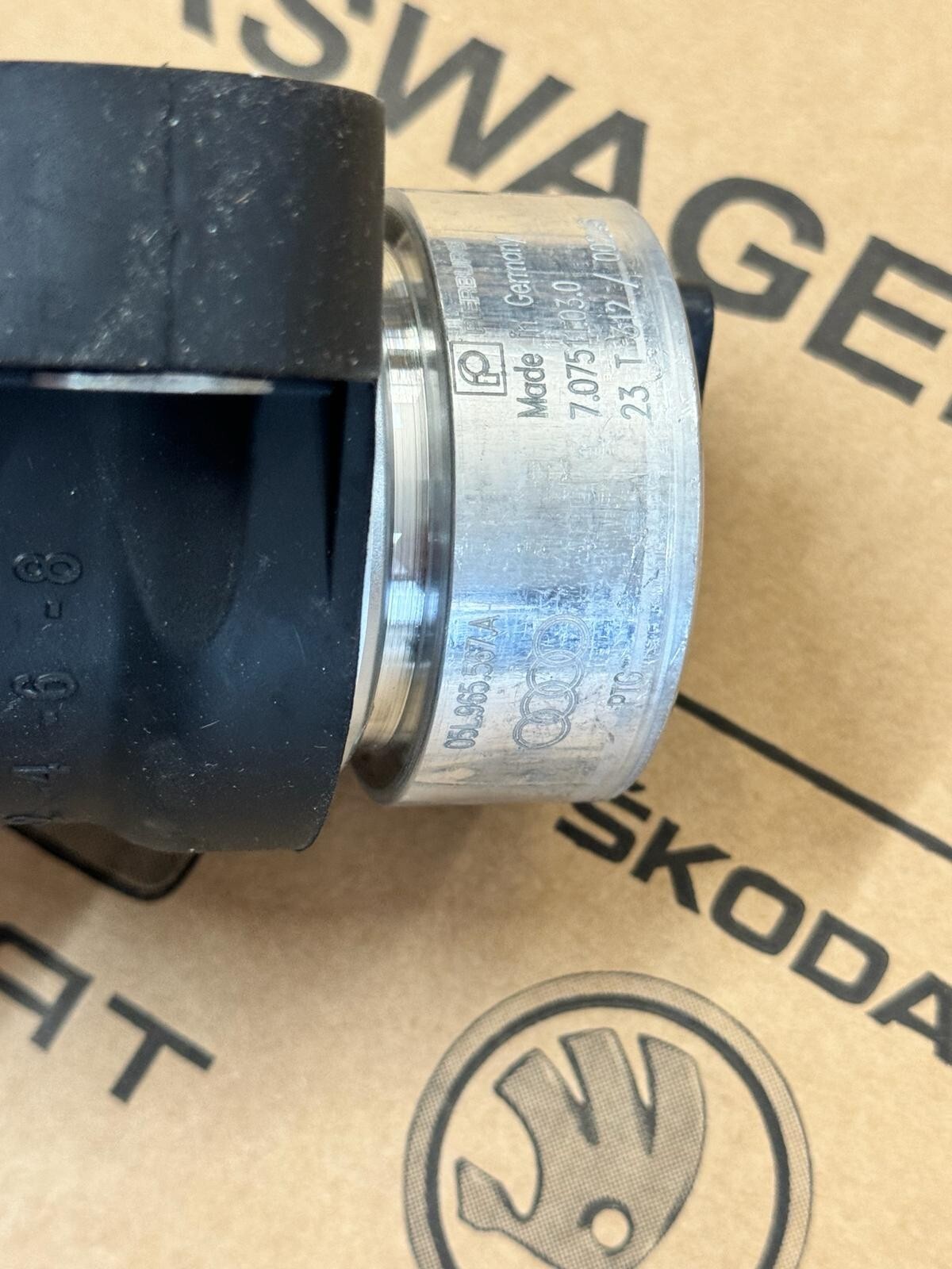 05L 965 567 A AUDI A4,A5,A6,A7,Q5 WASSERPUMPE ZUSATZ WASSERPUMPE 05L965567A NEU! - Obrázek 12