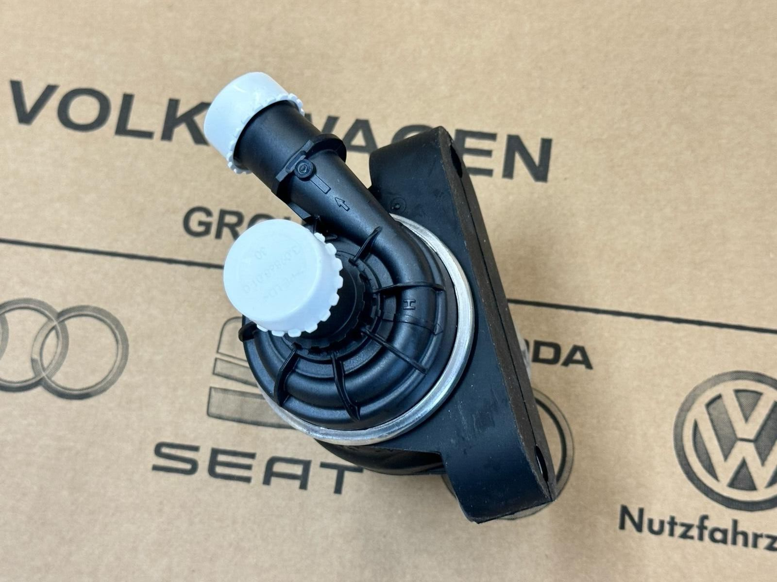 05L 965 567 A AUDI A4,A5,A6,A7,Q5 WASSERPUMPE ZUSATZ WASSERPUMPE 05L965567A NEU! - Obrázek 4