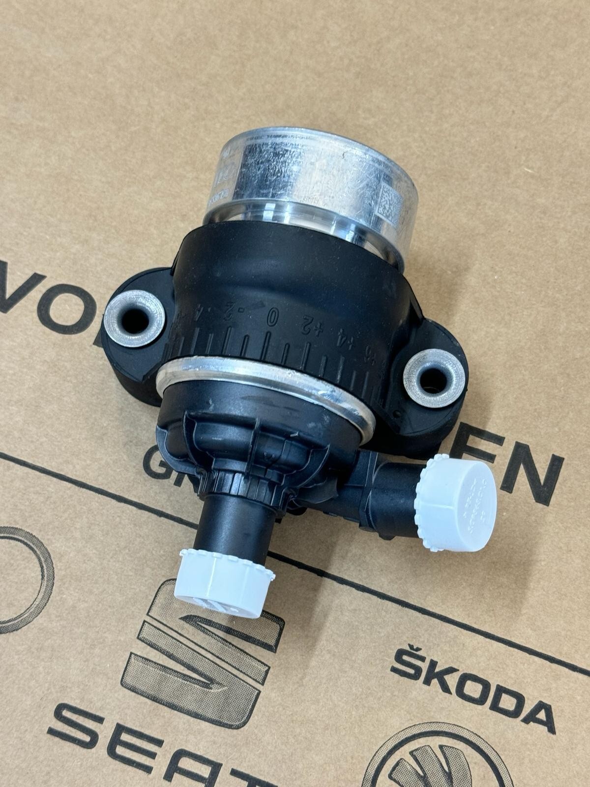 05L 965 567 A AUDI A4,A5,A6,A7,Q5 WASSERPUMPE ZUSATZ WASSERPUMPE 05L965567A NEU! - Obrázek 5