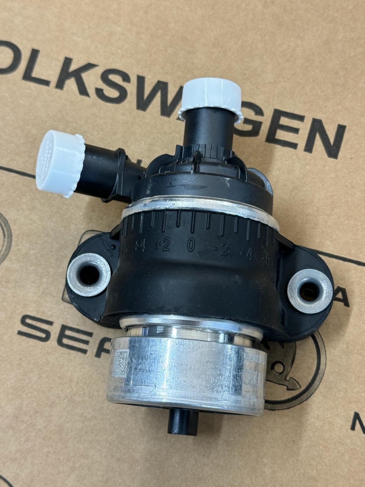 05L 965 567 A AUDI A4,A5,A6,A7,Q5 WASSERPUMPE ZUSATZ WASSERPUMPE 05L965567A NEU! - Obrázek 6