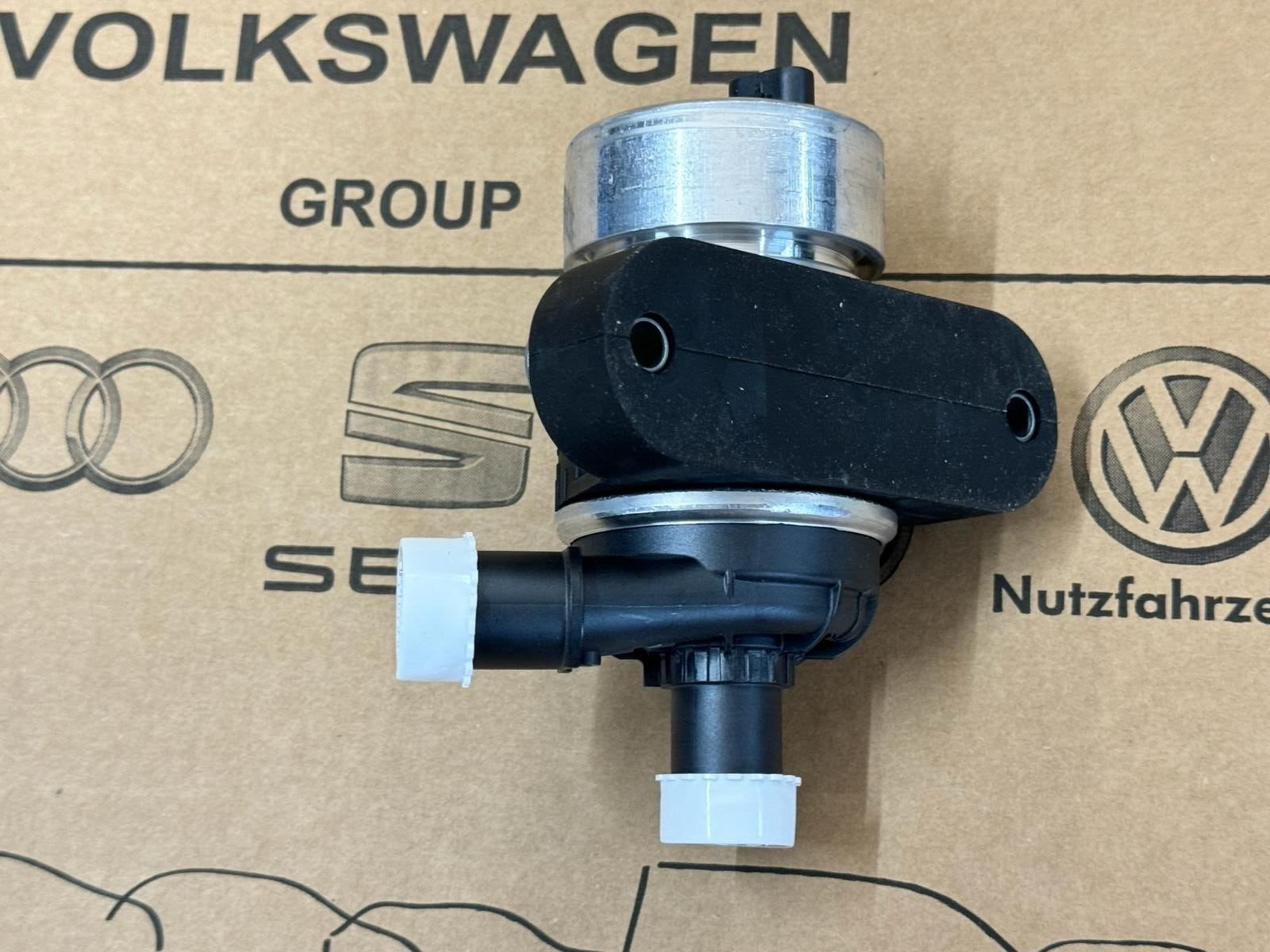 05L 965 567 A AUDI A4,A5,A6,A7,Q5 WASSERPUMPE ZUSATZ WASSERPUMPE 05L965567A NEU! - Obrázek 9