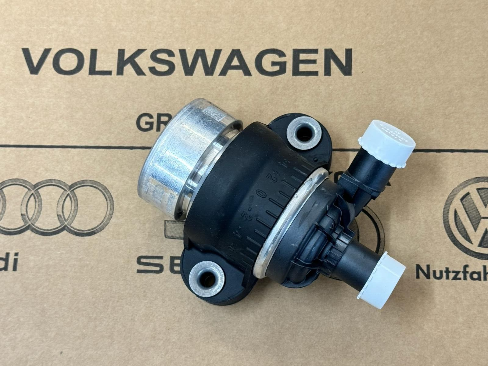 05L 965 567 A AUDI A4,A5,A6,A7,Q5 WASSERPUMPE ZUSATZ WASSERPUMPE 05L965567A NEU! - Obrázek 10