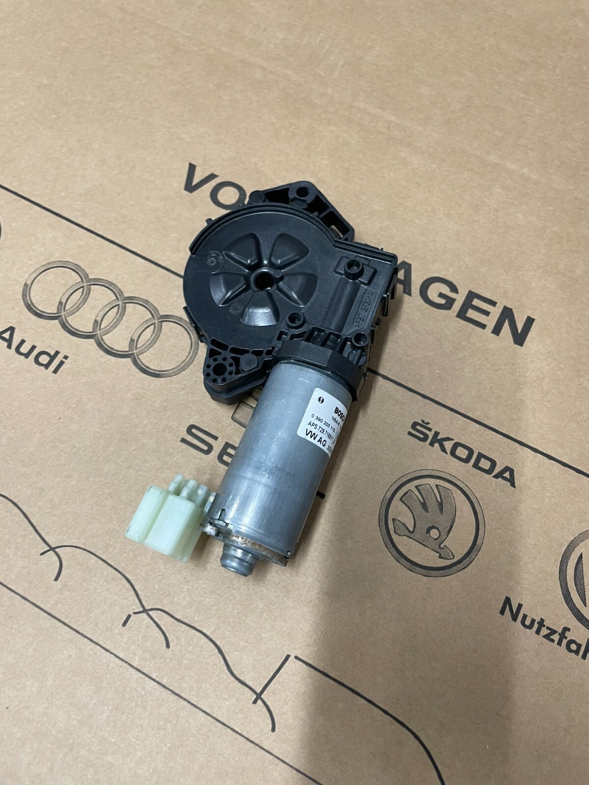 3G9877795D VOLKSWAGEN PASSAT B8 3G VORN SCHIEBEDACH MOTOR 3G9877795D Fast Neu... - Obrázek 9