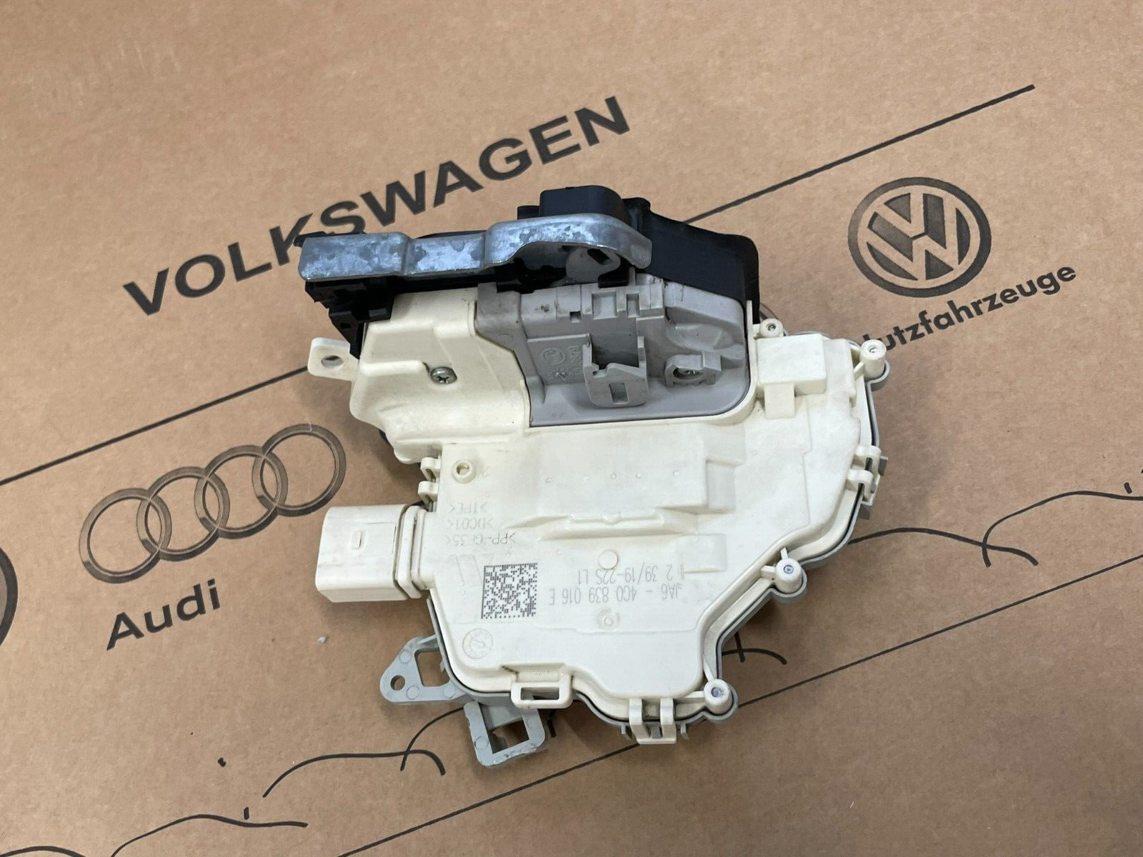4G0839016E AUDI A6 A7 Q7.... VW TOUAREG TÜRSCHLOSS DOOR LOCK 4G0839016E Fast Neu