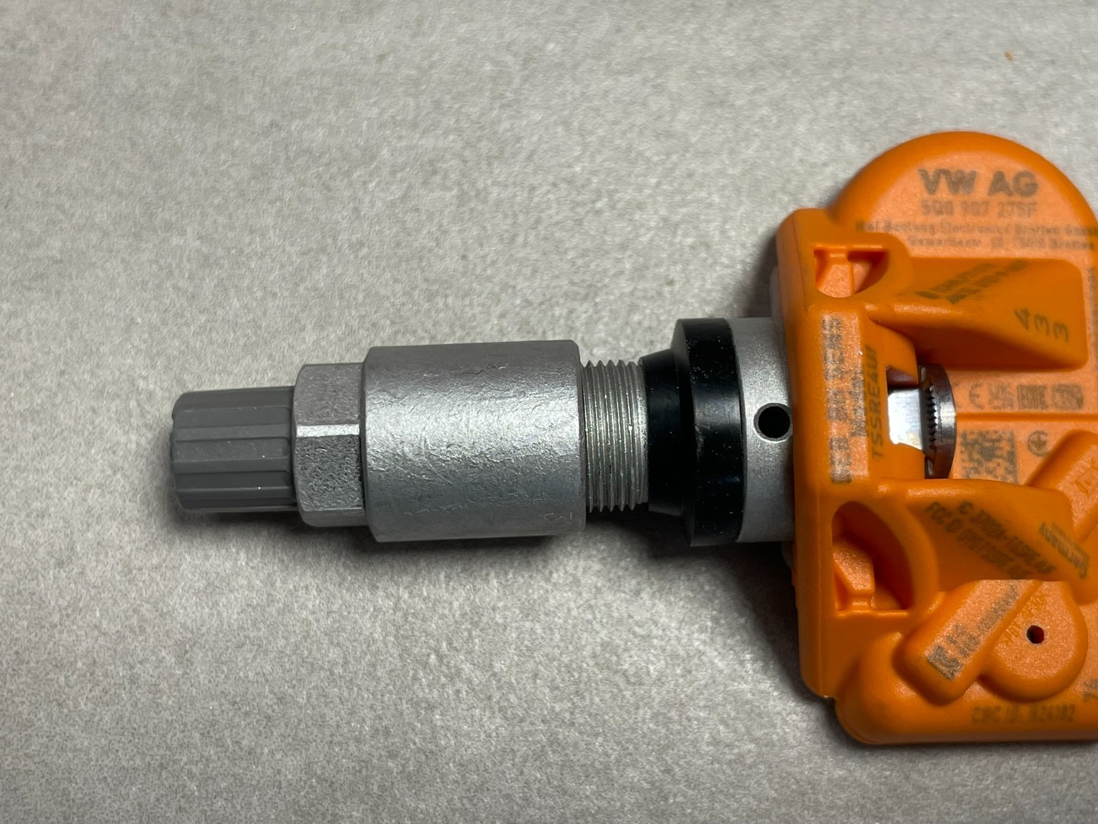 5Q0907275F VW ŠKODA SEAT REIFENDRUCK SENSOR TPMS/RDKS 5Q0907275F ORIG.NEU VW !! - Obrázek 11