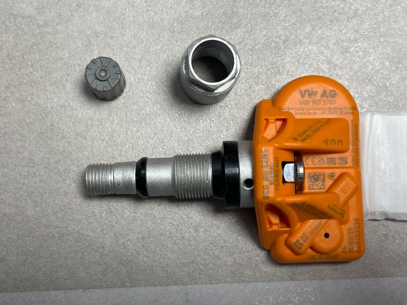 5Q0907275F VW ŠKODA SEAT REIFENDRUCK SENSOR TPMS/RDKS 5Q0907275F ORIG.NEU VW !! - Obrázek 4