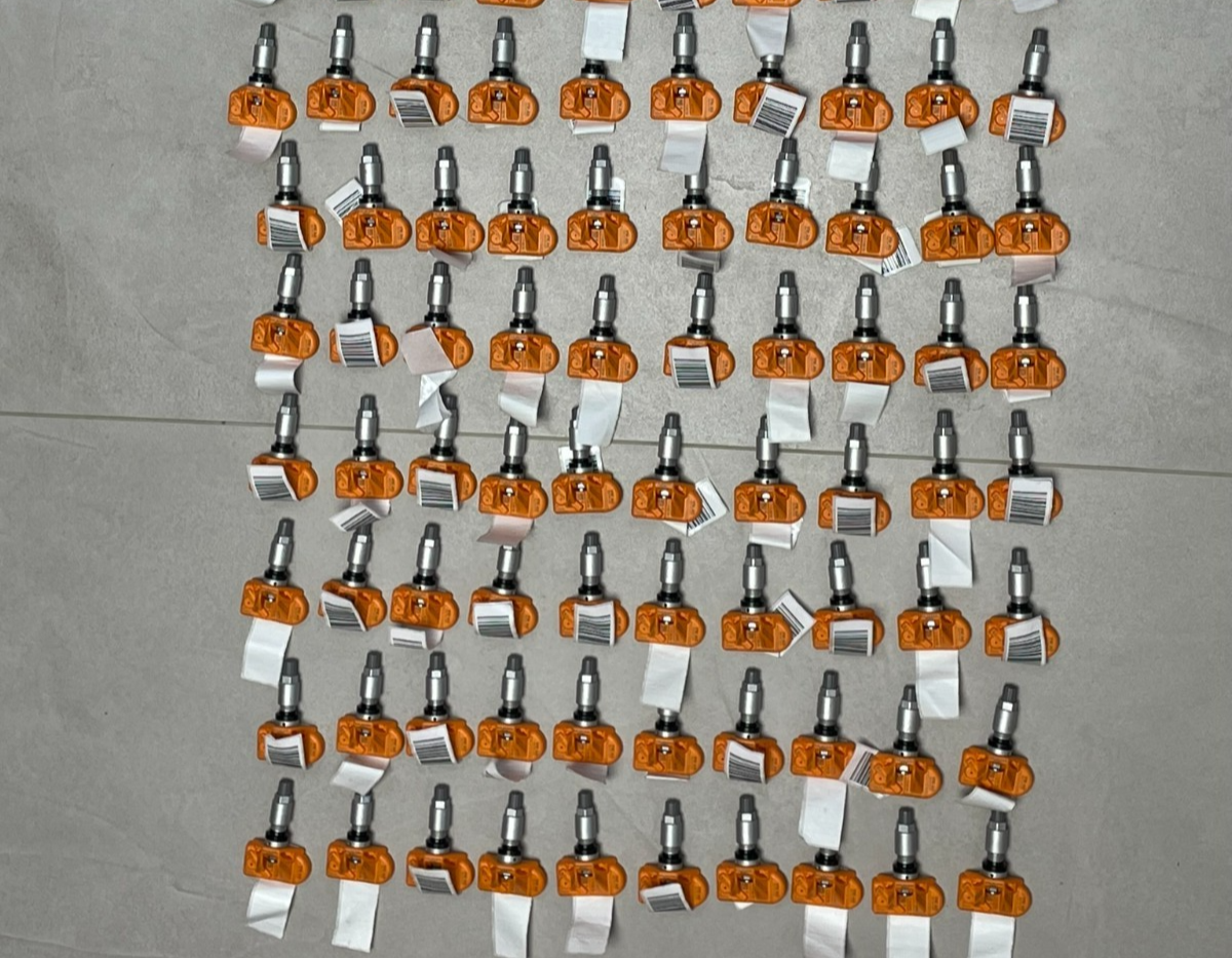 5Q0907275F VW ŠKODA SEAT REIFENDRUCK SENSOR TPMS/RDKS 5Q0907275F ORIG.NEU VW !!