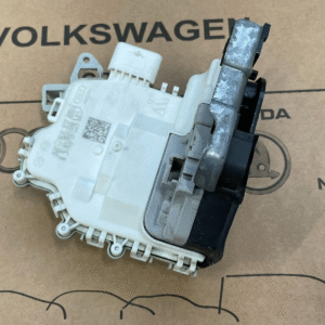 8J1837016F AUDI VW PORSCHE TÜRSCHLOSS VORN RECHTS 8J1837016F Fast Neu Test Car..