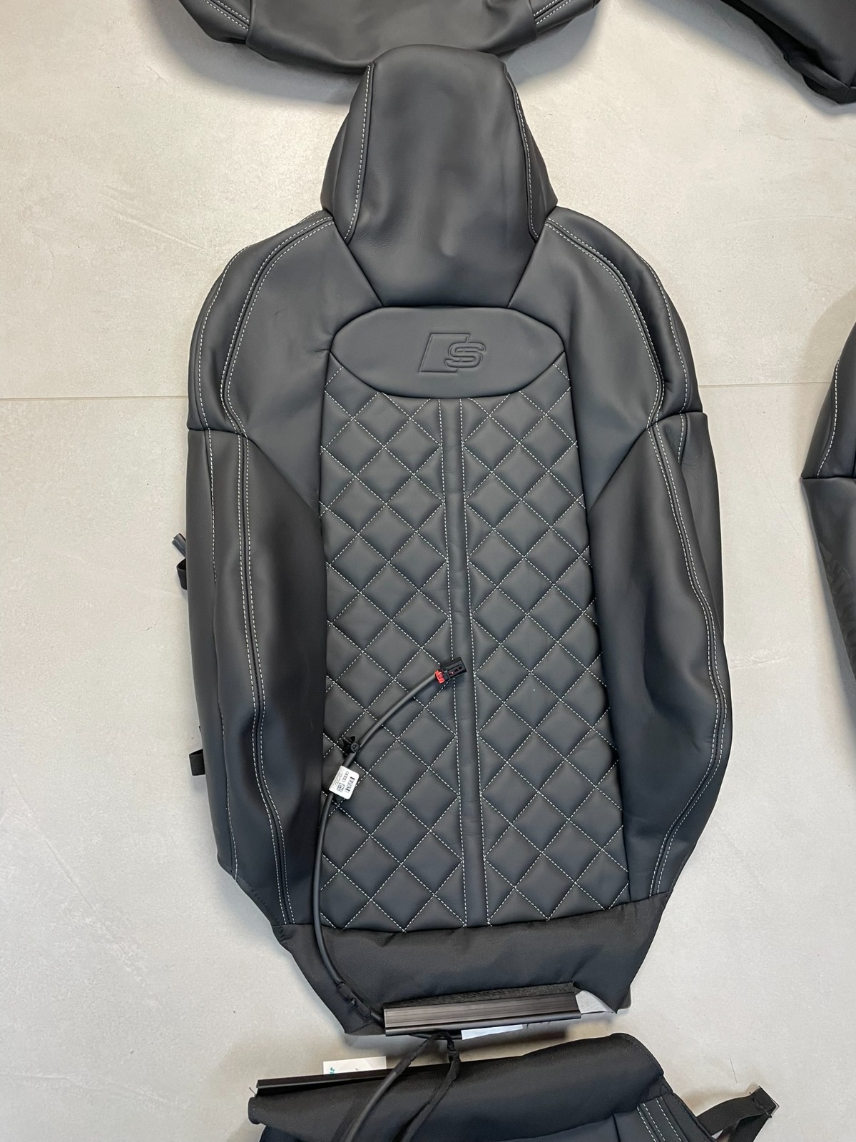 AUDI 4M Q7 SQ7 SITZ BEZÜGEN SPORT LEDER BEHEIZT VORN + HINTEN ORIG.AUDI NEU TEIL - Obrázek 3