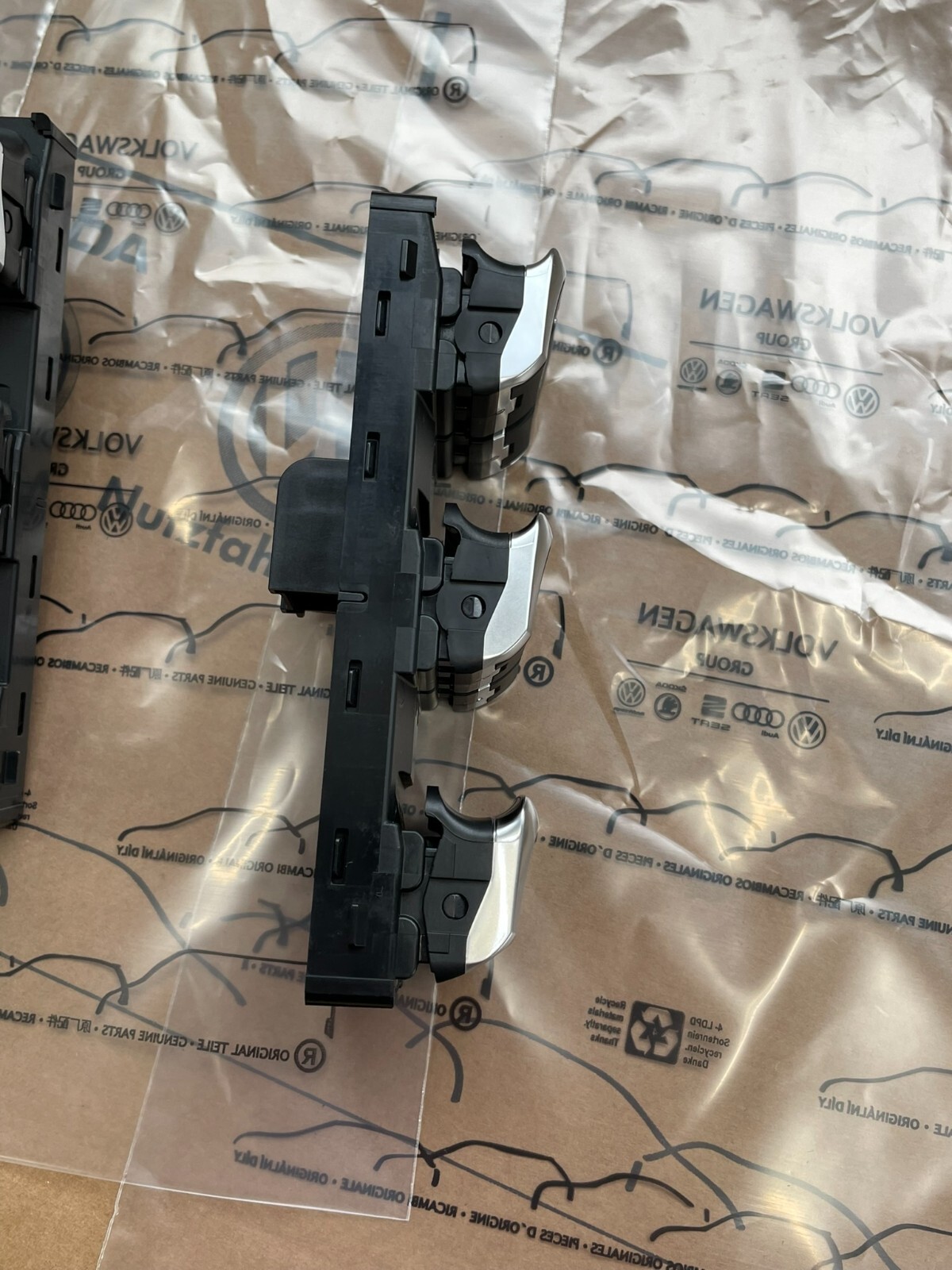 AUDI A3 CABRIOLET SCHALTER FÜR ELEKTRISCHEN FENSTERHEBER 8V7959851C ORIG.NEU!! - Obrázek 11