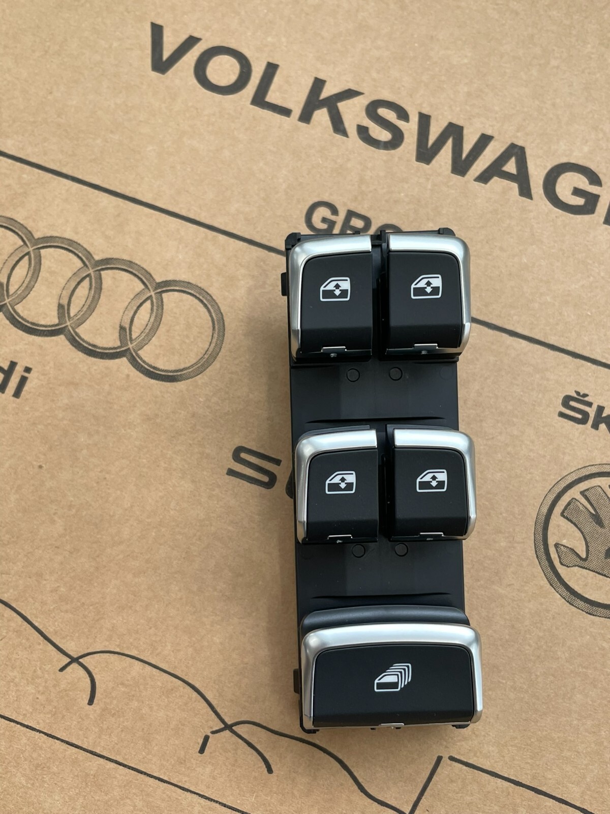 AUDI A3 CABRIOLET SCHALTER FÜR ELEKTRISCHEN FENSTERHEBER 8V7959851C ORIG.NEU!! - Obrázek 13