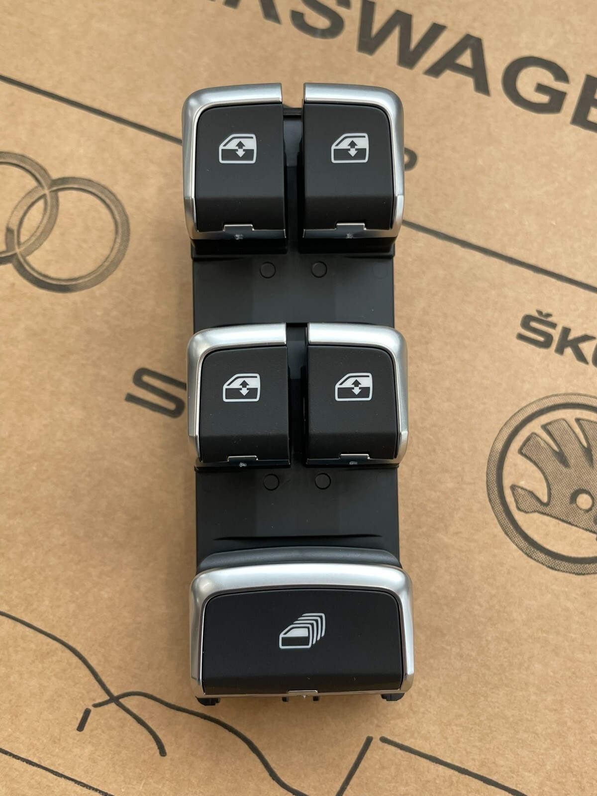 AUDI A3 CABRIOLET SCHALTER FÜR ELEKTRISCHEN FENSTERHEBER 8V7959851C ORIG.NEU!! - Obrázek 3