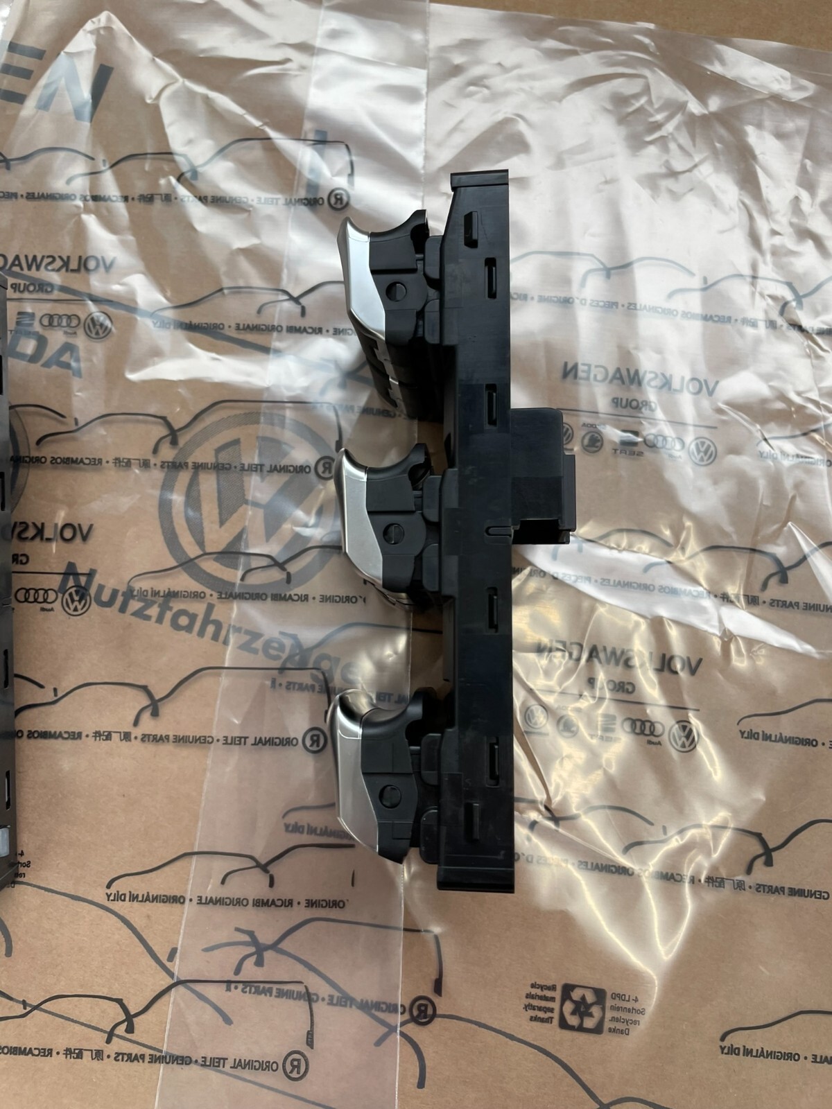 AUDI A3 CABRIOLET SCHALTER FÜR ELEKTRISCHEN FENSTERHEBER 8V7959851C ORIG.NEU!! - Obrázek 8