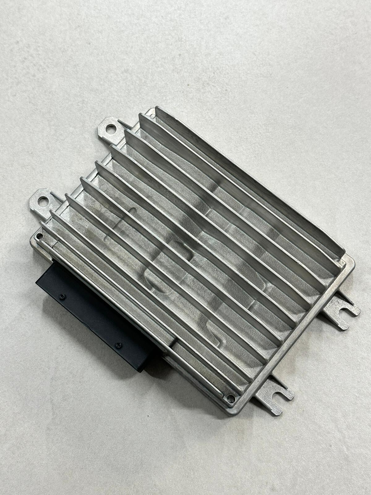 AUDI A3,A4,A5,A6,A7,A8,Q7..HARMAN BANG OLUFSEN AUDIO VERSTÄRKER 8Y0035465A NEU !