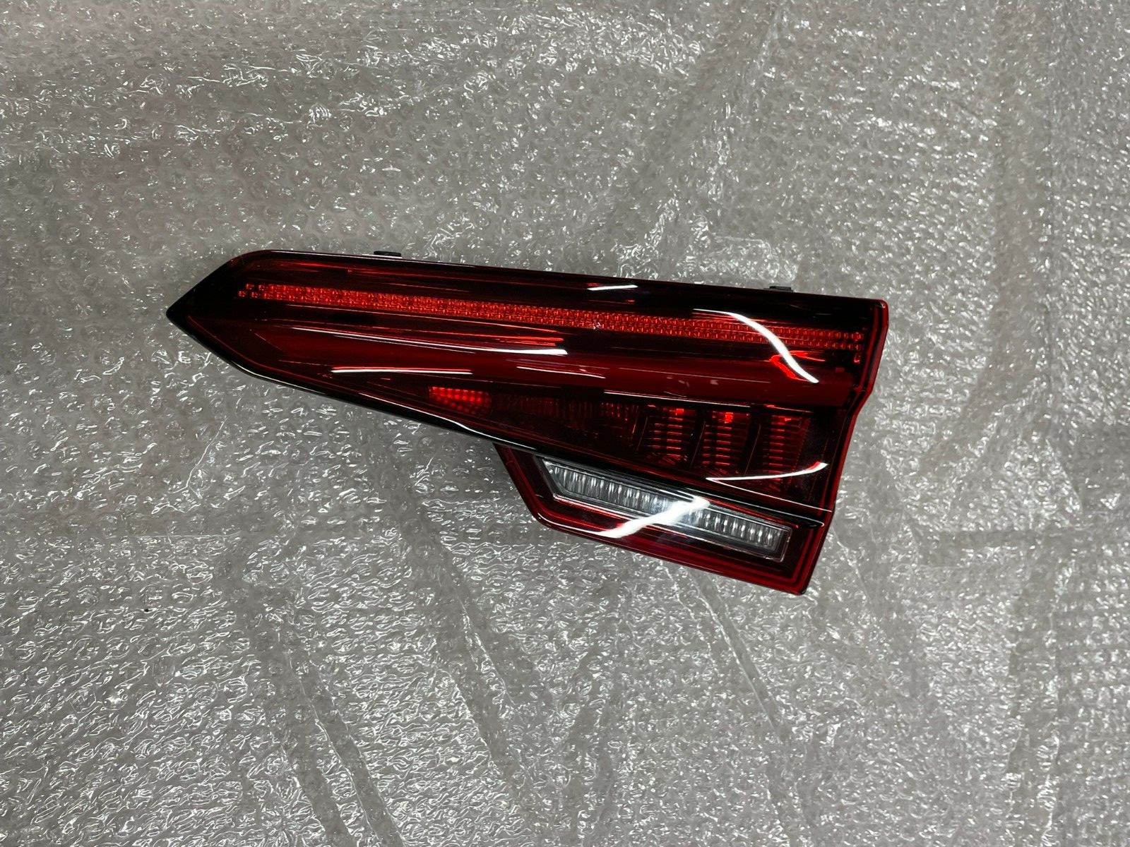 AUDI A4 LED HECKLEUCHTE HECKLAMPE RECHTS 8W5945094G DEM VOM TEST WAGEN ORIGINAL - Obrázek 20