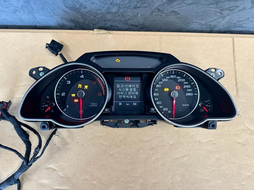 AUDI A5/S5 KOMBIINSTRUMENT 8T0920932N- FAST NEU ! DEMONT VOM TEST CAR- NUR 30KM!