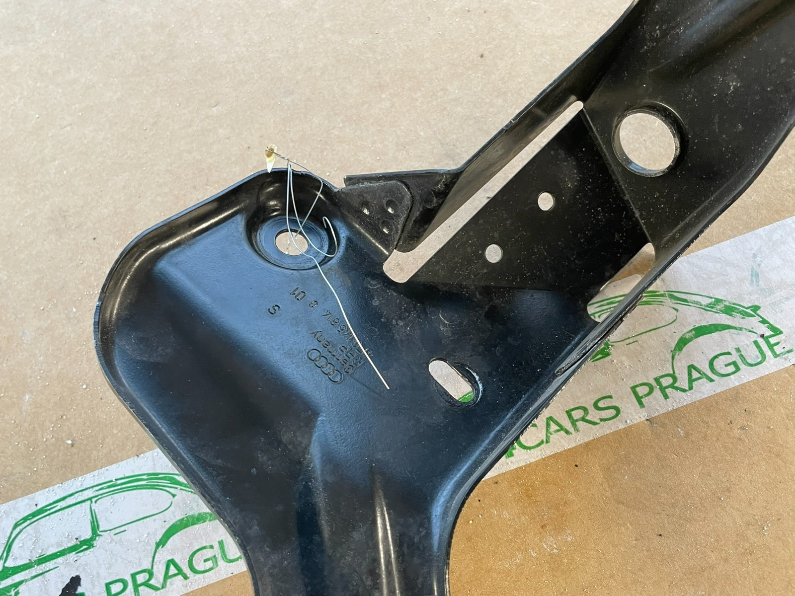 AUDI A6 3.0 TDI HALTER LADELUFTKÜHLER VORNE RECHTS 4F0145814G ORIGINAL AUDI TEIL - Obrázek 9