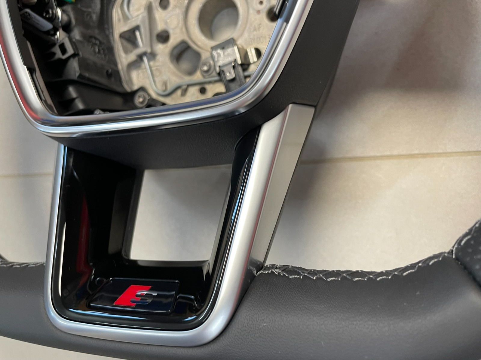 AUDI A7 C8 - AUDI SPORT LENKRAD S LEDER GELOCHT ABGEFLACHT 4K0419091BE ORIG NEU - Obrázek 12