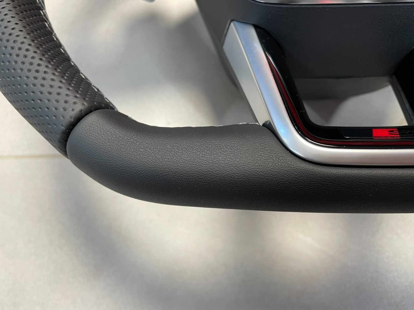 AUDI A7 C8 - AUDI SPORT LENKRAD S LEDER GELOCHT ABGEFLACHT 4K0419091BE ORIG NEU - Obrázek 13