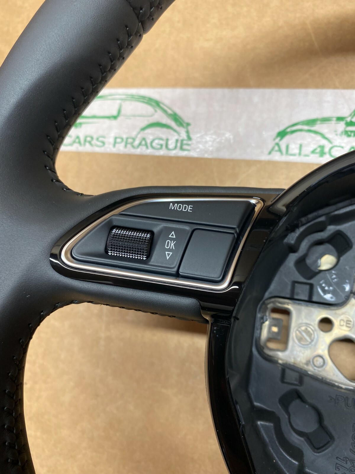 AUDI LEDER SCHWARZ LENKRAD MULTIFUNKTION FÜR AUDI A3,A4,A5,Q5 8U0124B ORIG. - Obrázek 3