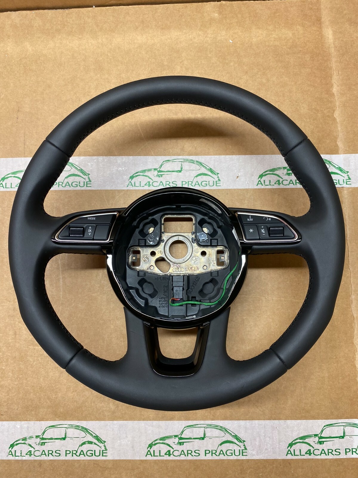 AUDI LEDER SCHWARZ LENKRAD MULTIFUNKTION FÜR AUDI A3,A4,A5,Q5 8U0124B ORIG.